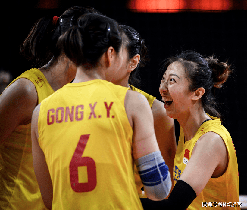 爱游戏APP-波兰队碾压日本队，奥恰洛夫带队取胜