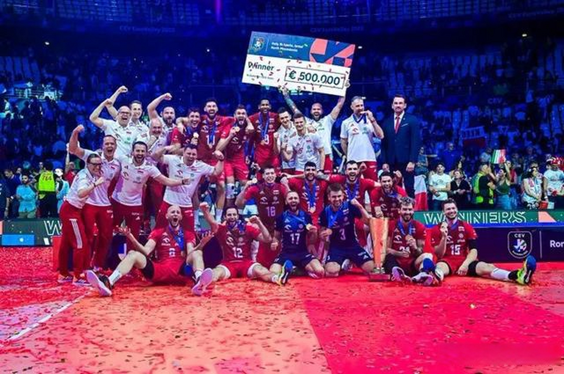 爱游戏APP-波兰队完胜葡萄牙队,波尔状态火热